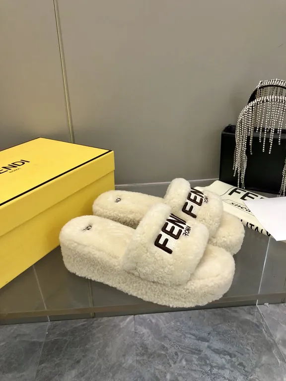 Fendi Shoe 